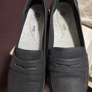 Cloudsteppers by Clarks Woman’s Black loafer
